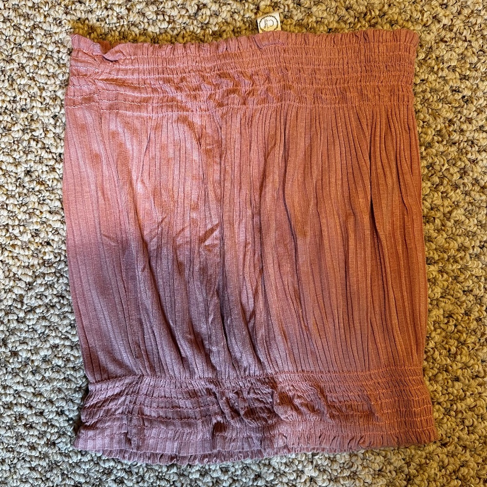 Cropped strapless tank top